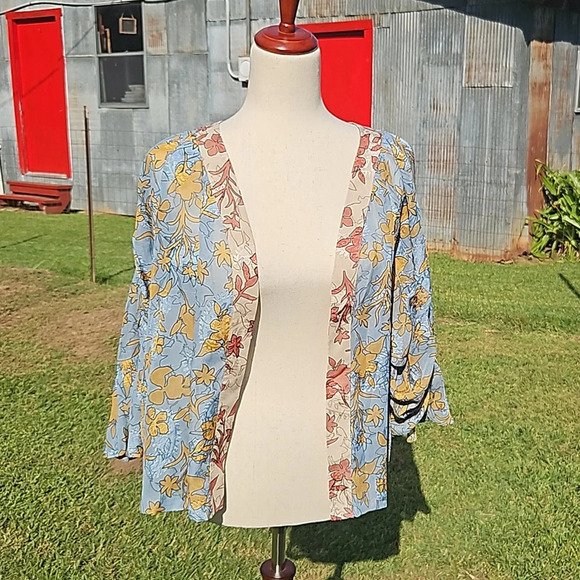 Anthroplogie Current Air Sheer Floral Kimono - Picture 3 of 8